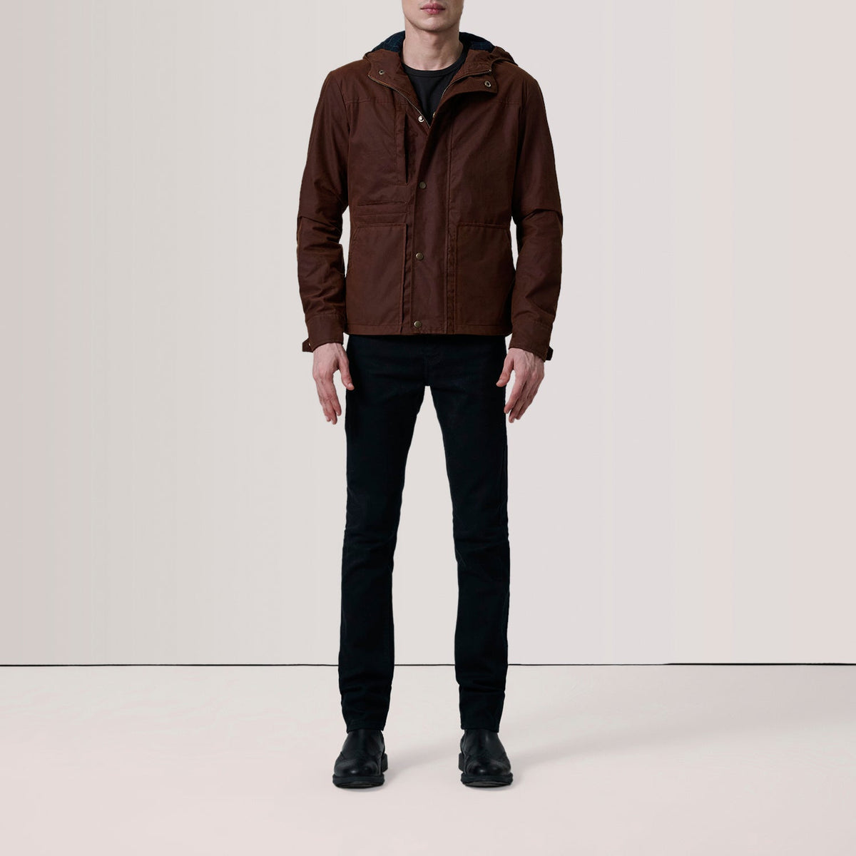 Brown Waxed Cotton Canvas Hooded Jacket - Vista posteriore Showing Tailored Shoulder Fit &amp; Clean Hemline