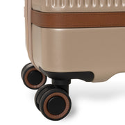 Dettaglio ravvicinato of Classic Collar &amp; Heavy-Duty Zipper Hardware on Medium Suitcase Zuna da Donna