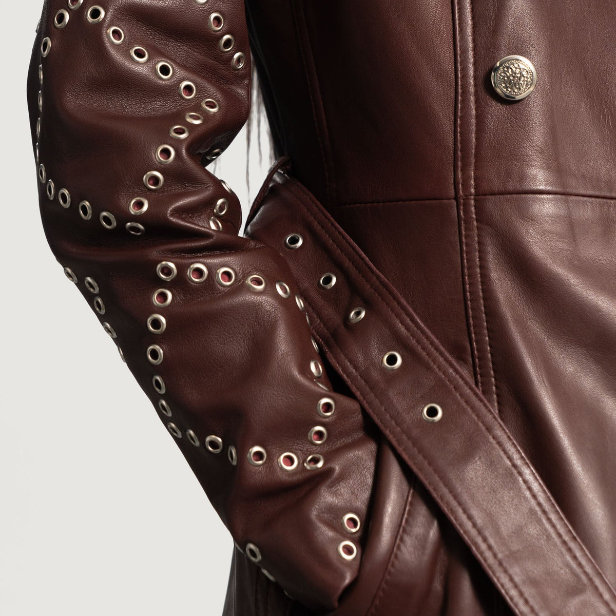
Dettaglio ravvicinato of Notch & Button & Waist belt Hardware on Missoni Marrone Rossiccio Trench in Pelle da Donna