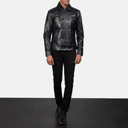 
Mod Nero Leather Peacoat da Uomo - Vista laterale che mostra il taglio ergonomico delle maniche