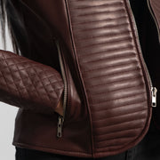 Vista interna Showing Quilted viscose lining &amp; Dual Inside Utility Storage Pockets