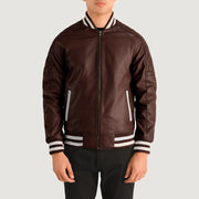 Dettaglio ravvicinato of Varsity collar &amp; Zipper Hardware on Pascal Bordeaux Leather Varsity Giacca in Pelle da Uomo