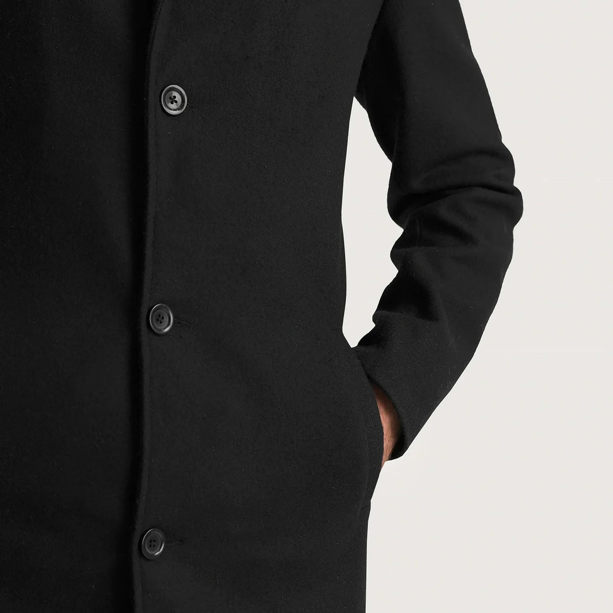 Vista interna Showing Polyester Lining &amp; Dual Inside Utility Storage Pockets