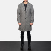 
Petrillo Grigio Wool Single Breasted Cappotto in Pelle da Uomo - Vista laterale che mostra il taglio ergonomico delle maniche