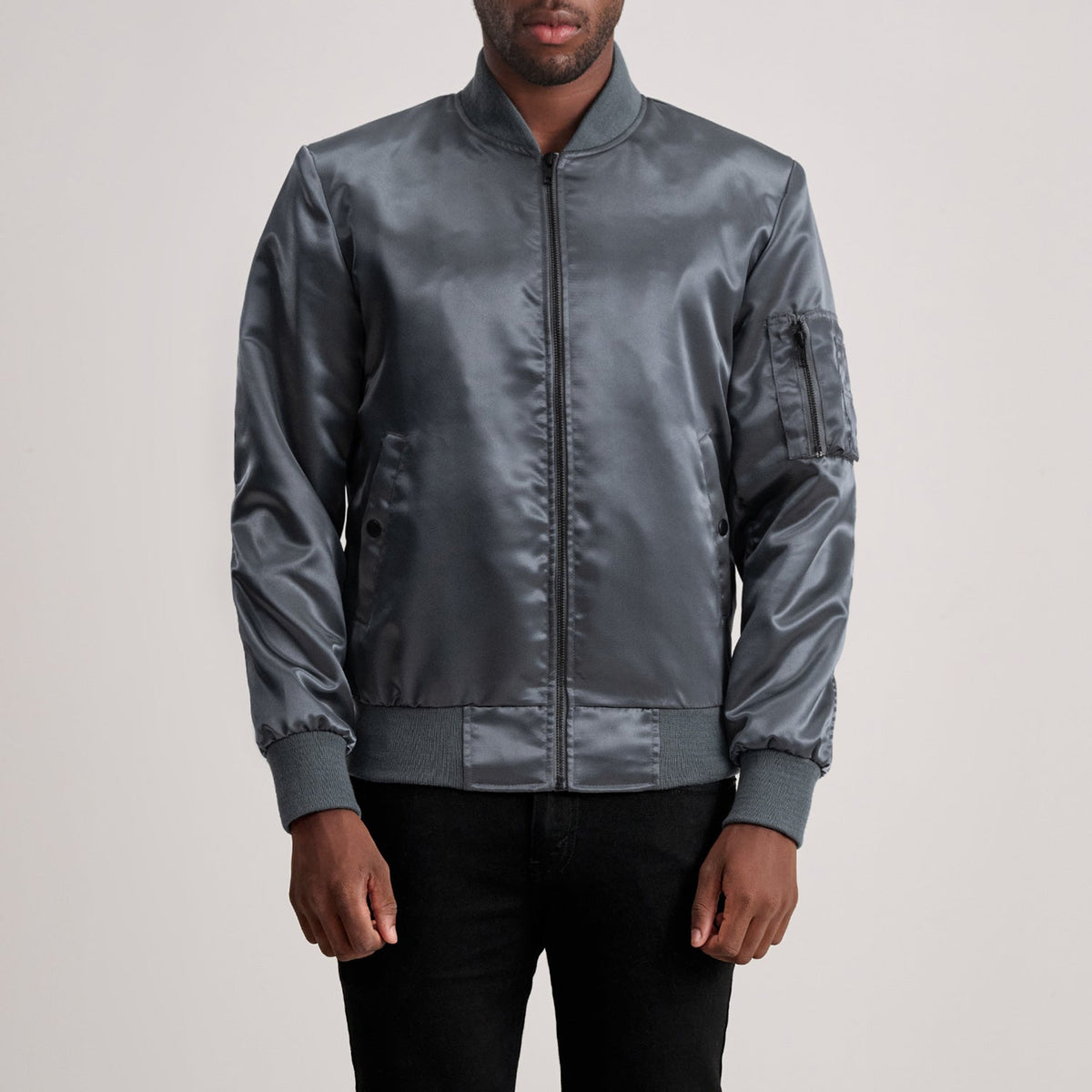 Quinton MA-1 Grigio Bomber in Pelle da Uomo in Grey Satin - Vista frontale e linea su misura | Acquista online
