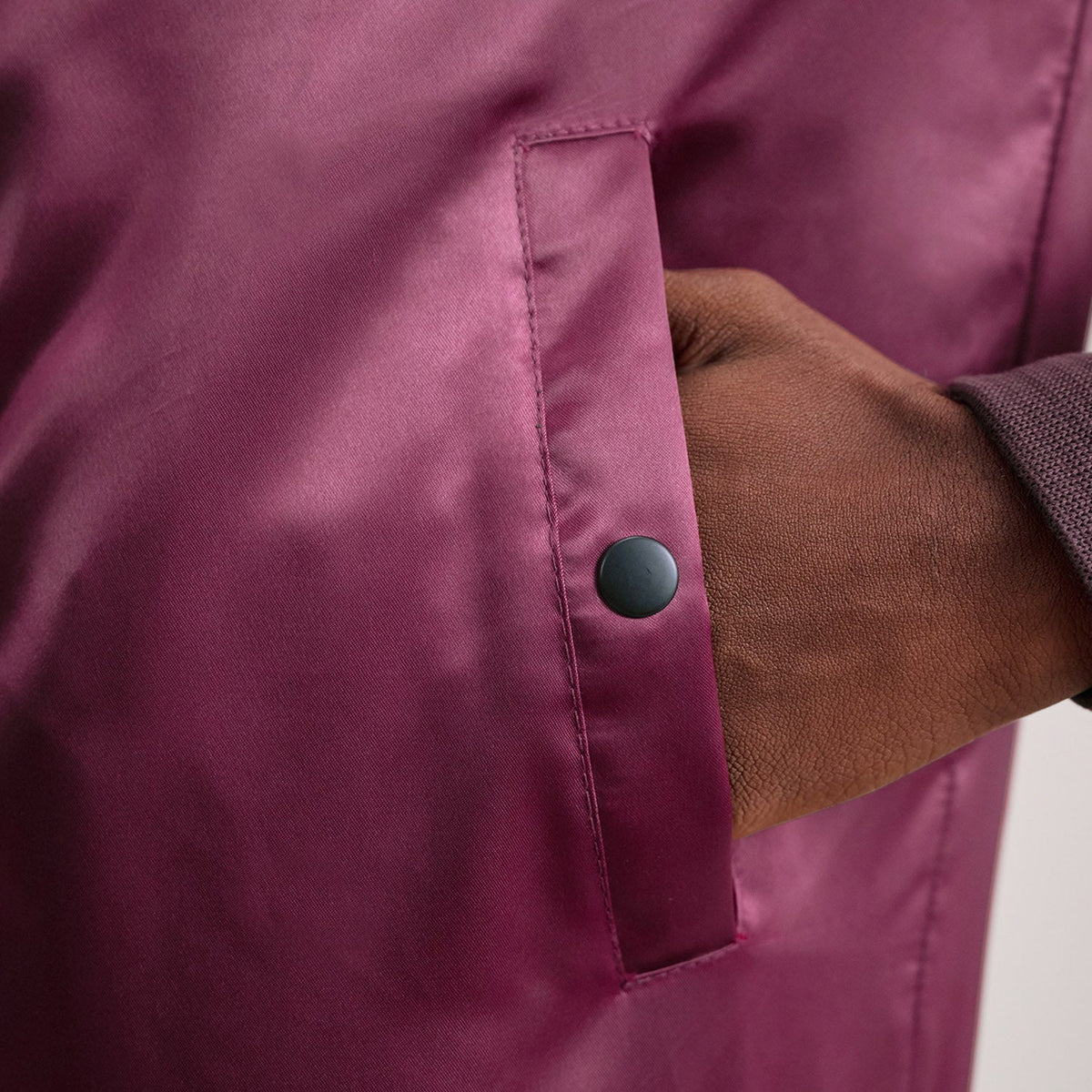 
Vista interna Showing Polyester Lining & Due tasche interne funzionali