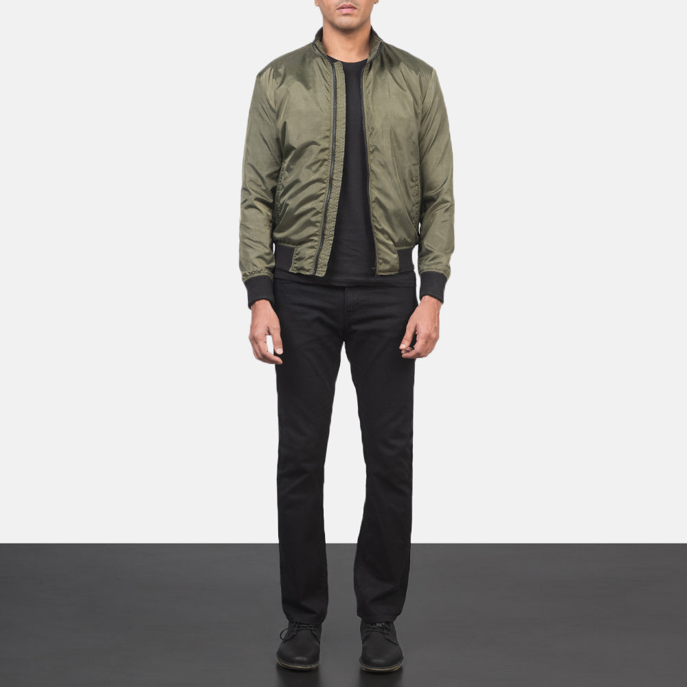 
Ramon Verde Bomber in Pelle da Uomo - Vista laterale che mostra il taglio ergonomico delle maniche