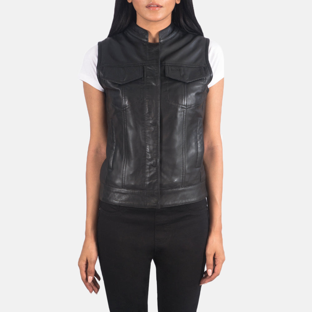 
Rayne Moto Nero Gilet in Pelle da Donna in Black Sheepskin Leather - Vista frontale e silhouette sartoriale | Acquista online