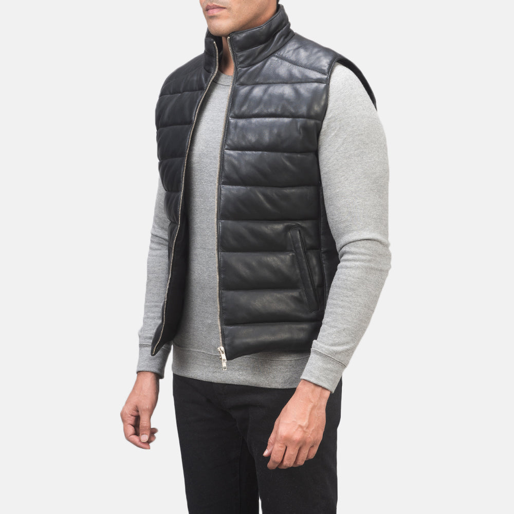 
Black Sheepskin leather Vest - Vista posteriore con spalle definite e orlo pulito