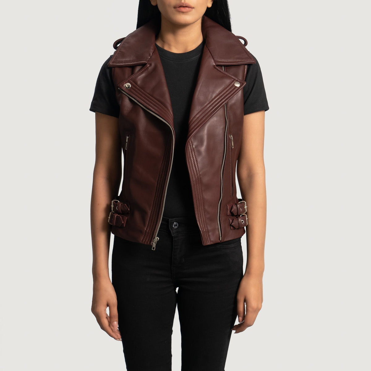 
Maroon Sheepskin Leather Biker Jacket - Vista posteriore con spalle definite e orlo pulito