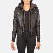 
Roslyn Brown Hooded Leather Bomber Jacket in Brown Sheepskin Leather - Vista frontale e silhouette sartoriale | Acquista online