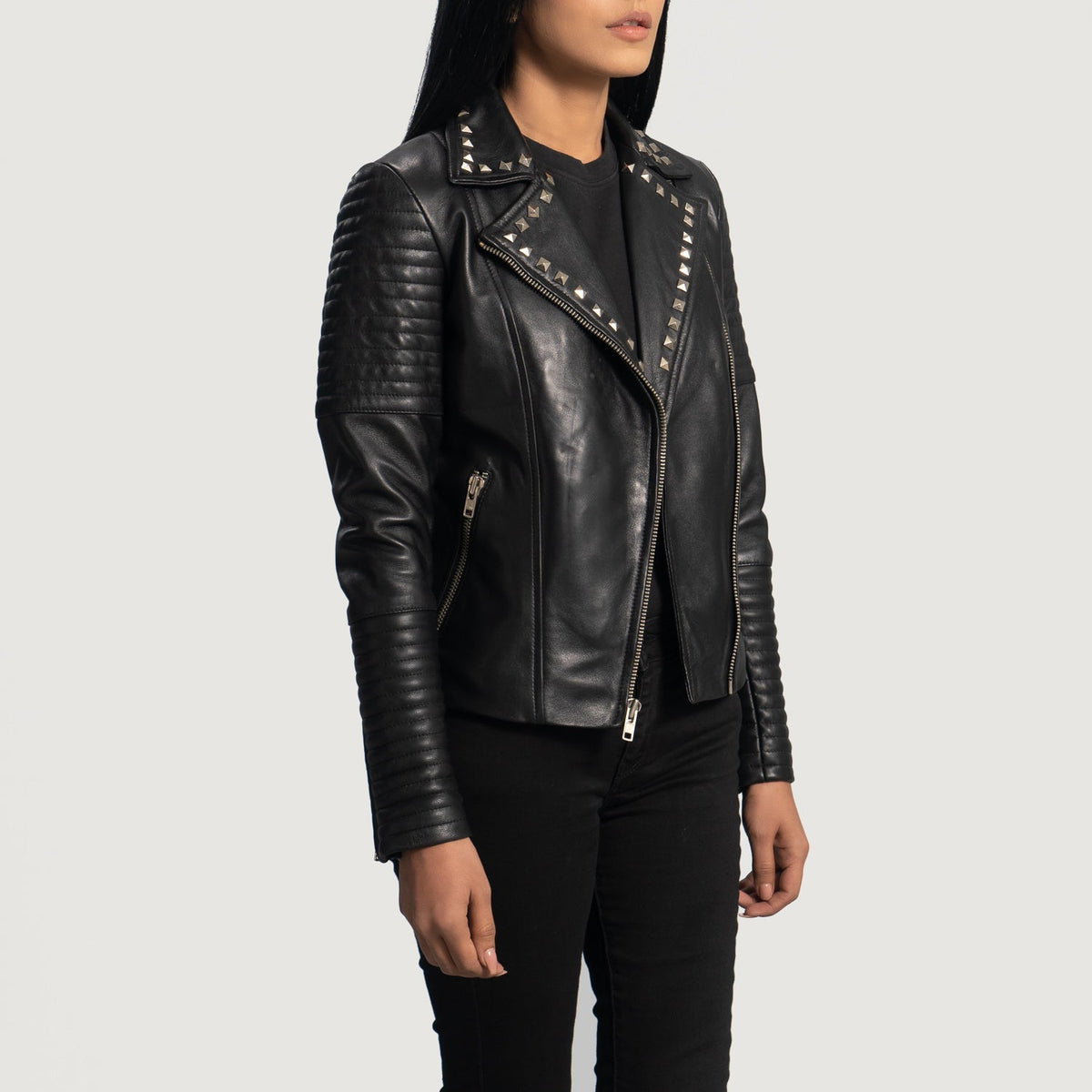 
Black Sheepskin Leather Biker Jacket - Vista posteriore con spalle definite e orlo pulito