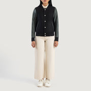 Savant Green Hybrid Varsity Jacket - Vista laterale con taglio manica ergonomico