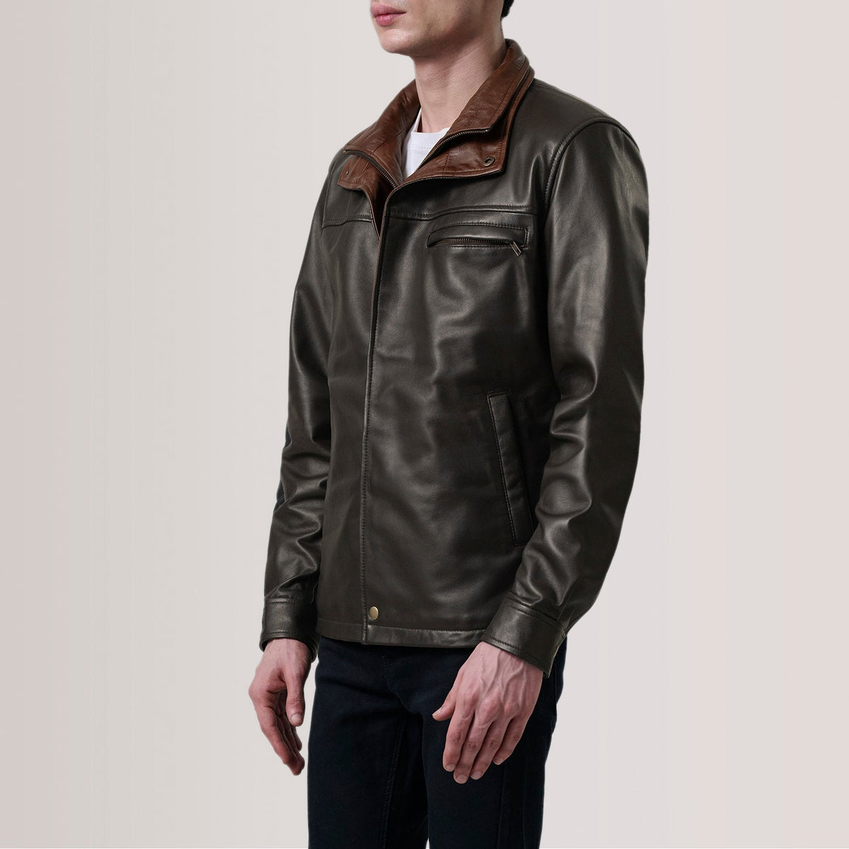 Sean Marrone Leather Classic Giacca in Pelle da Uomo For Men - Lateral Side Profile View Showing Sleeve Cut &amp; Athletic Taper Fit