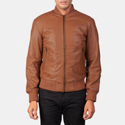 Dettaglio ravvicinato of Varsity &amp; Zipper Hardware on Men's Shane Marrone Bomber in Pelle da Uomo