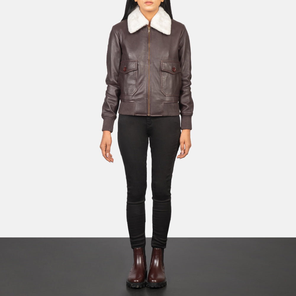 
Stella G-1 Maroon Leather Bomber Jacket - Vista laterale che mostra il taglio ergonomico delle maniche