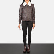 
Stella G-1 Maroon Leather Bomber Jacket - Vista laterale che mostra il taglio ergonomico delle maniche