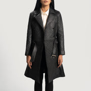 
Dettaglio ravvicinato of Notch & Button & waist belt Hardware on Sweet Susan Nero Trench in Pelle da Donna