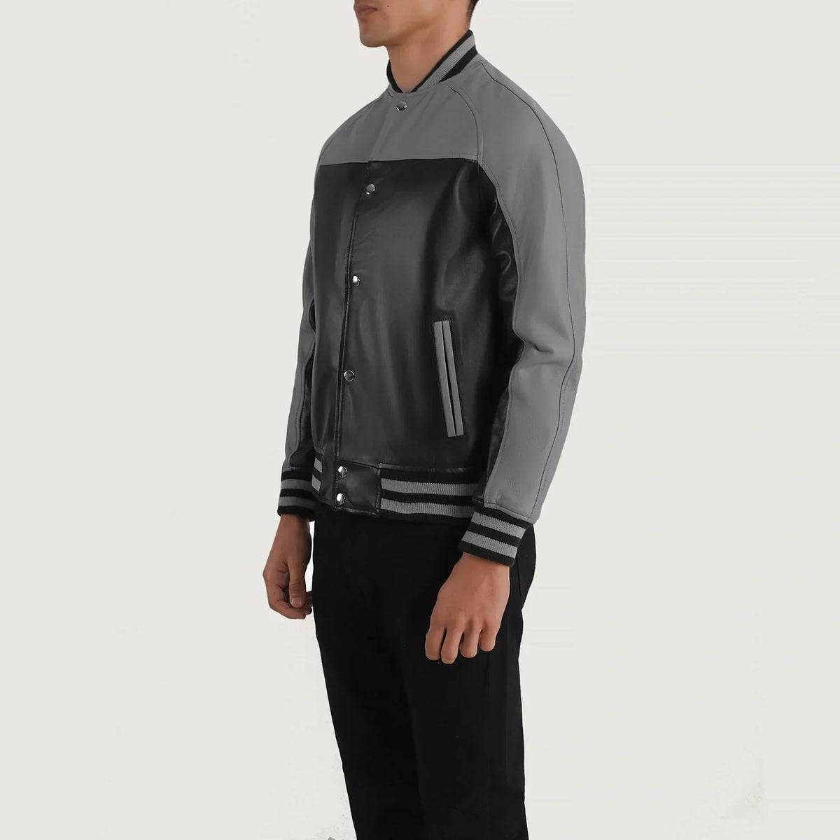 
Black & Red Sheepskin Leather Varsity Jacket - Vista posteriore con spalle definite e orlo pulito