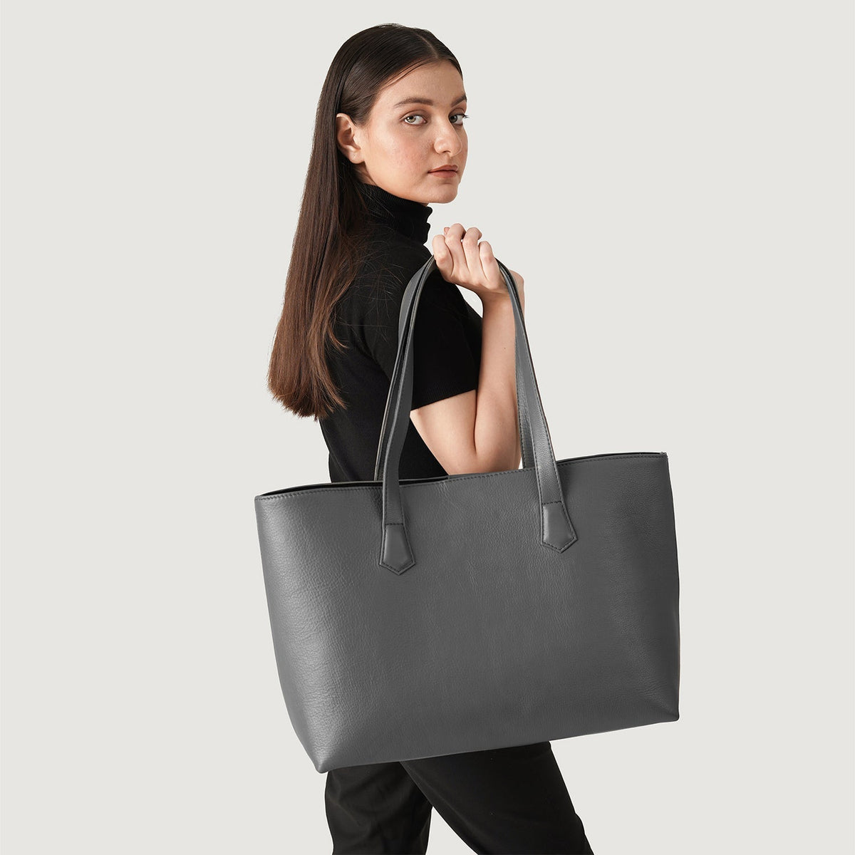 
The Bianca Borsa tote in pelle – alternate product view 2