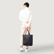
The Poet Borsa tote in pelle – alternate product view 9