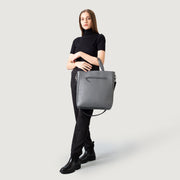 
The Poet Borsa tote in pelle – alternate product view 9