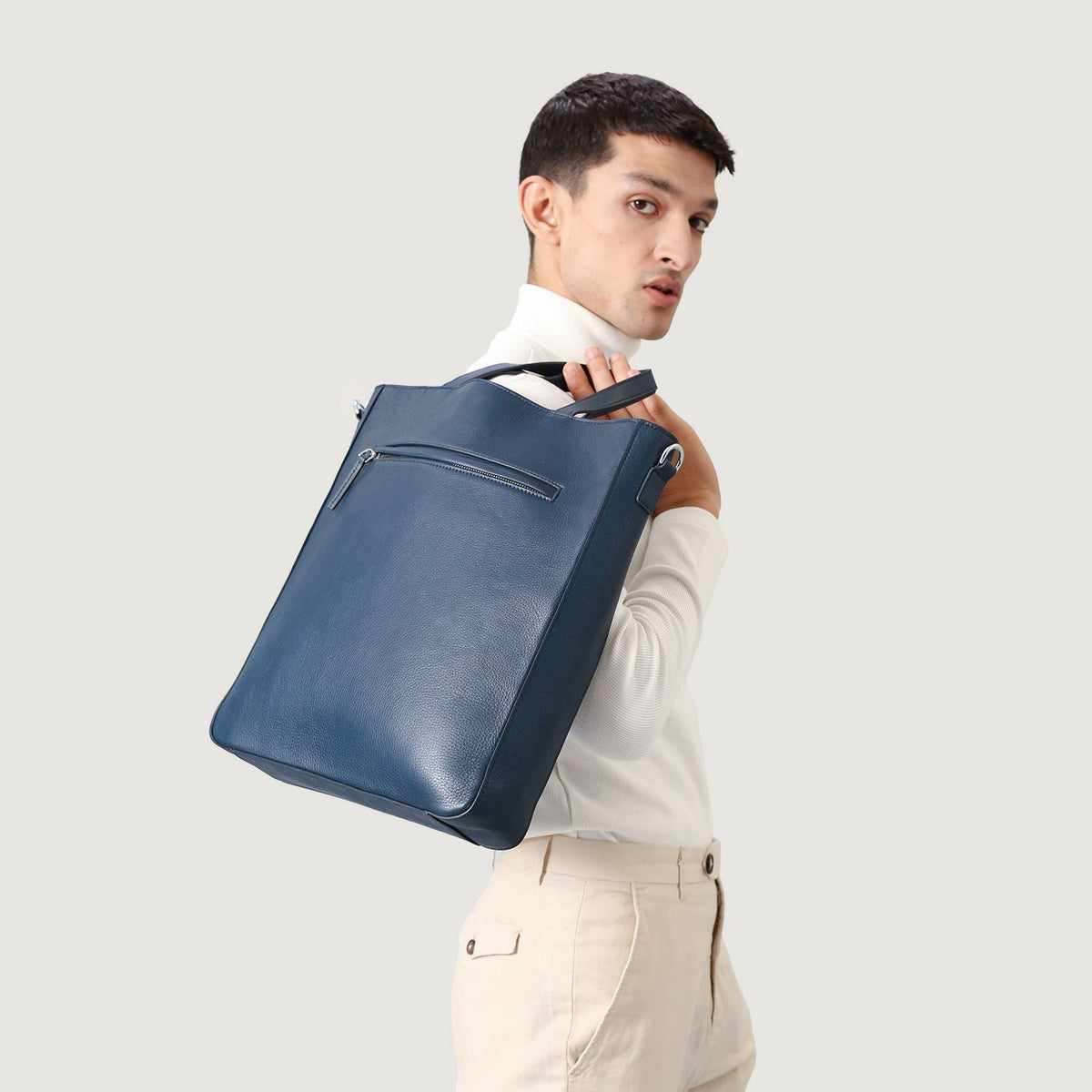 
The Poet Borsa tote in pelle – alternate product view 5