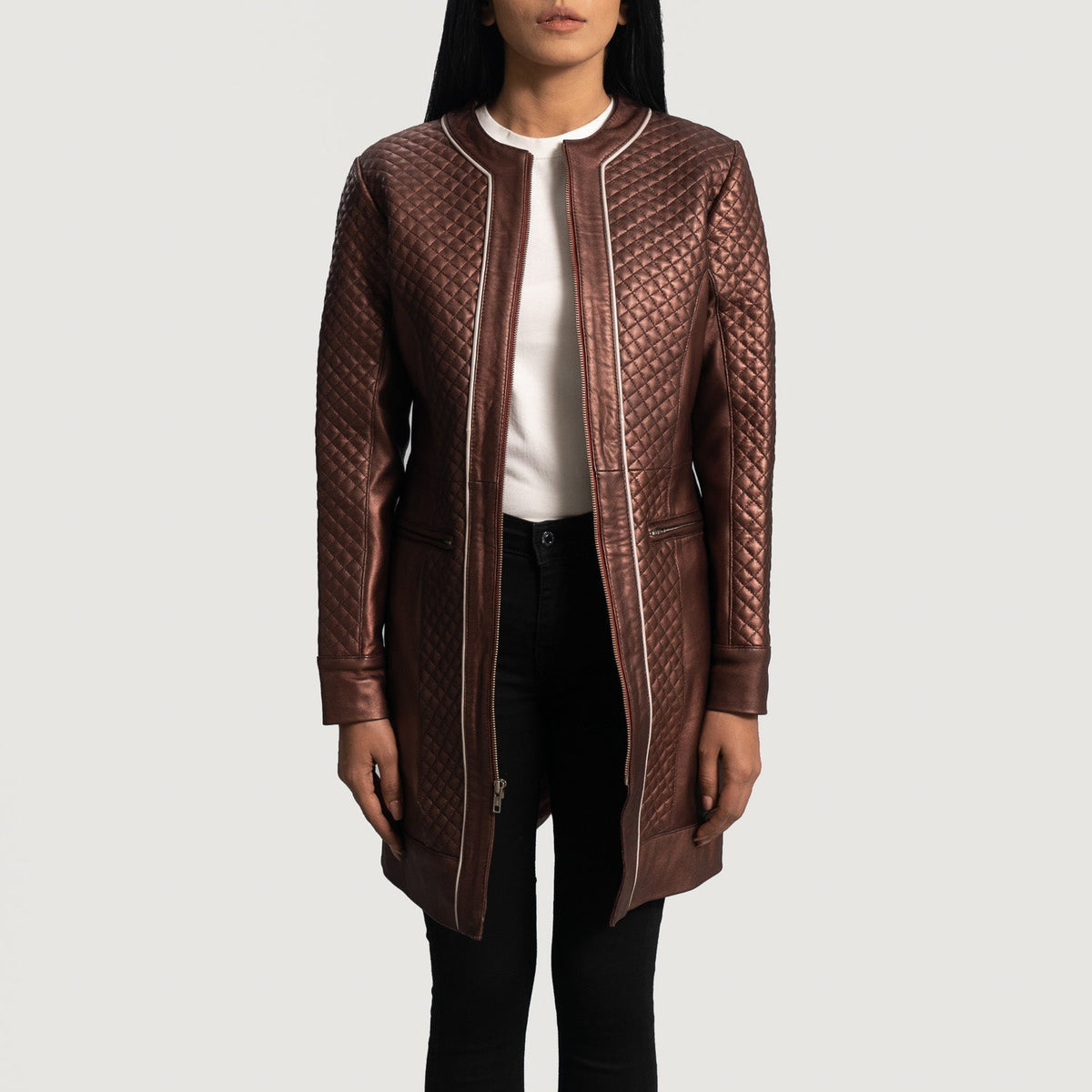 
Trudy Lane Trapuntato Marrone Rossiccio Cappotto in Pelle da Donna in Maroon Sheepskin Leather - Vista frontale e silhouette sartoriale | Acquista online
