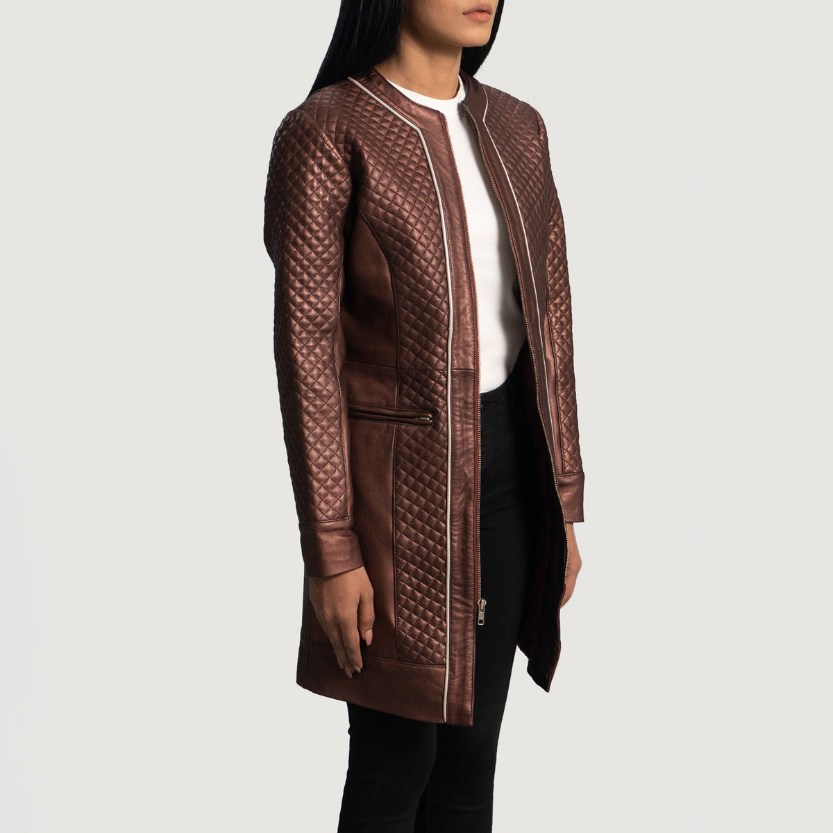 
Maroon Sheepskin leather Coat - Vista posteriore con spalle definite e orlo pulito