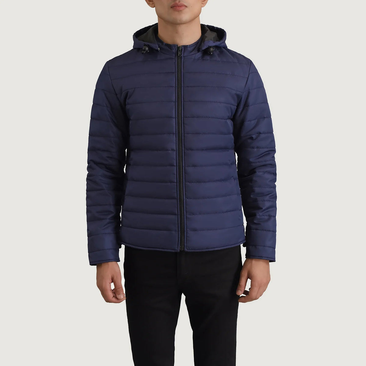 Dettaglio ravvicinato of Classic Collar &amp; Zipper Hardware on Tyler Blu Hooded Puffer Giacca in Pelle da Uomo