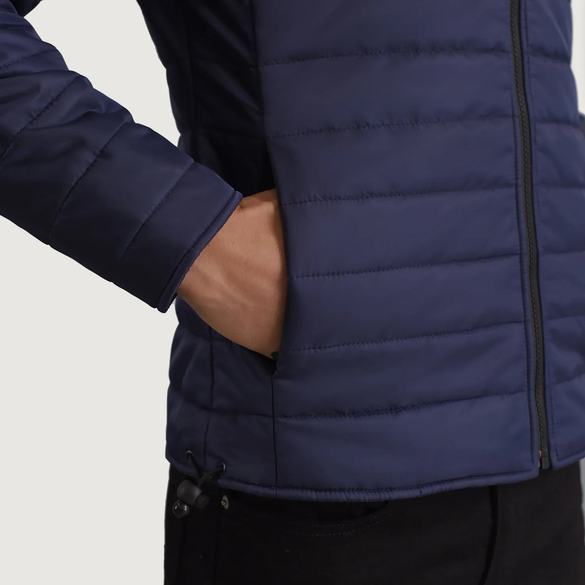 Vista interna Showing Quilted Viscose Lining &amp; Dual Inside Utility Storage Pockets