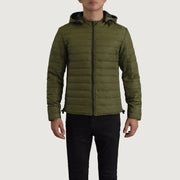 Dettaglio ravvicinato of Classic Collar &amp; Zipper Hardware on Tyler Verde Hooded Puffer Giacca in Pelle da Uomo
