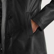 
Urban Slate Nero Cappotto in Pelle da Uomo - Vista laterale che mostra il taglio ergonomico delle maniche