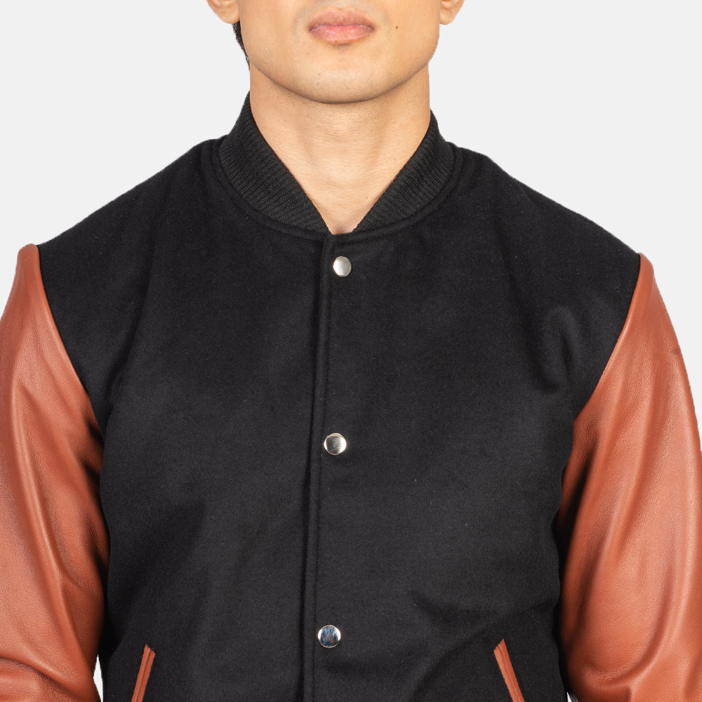 Vista interna Showing Quilted Polyester Lining &amp; Dual Inside Utility Storage Pockets