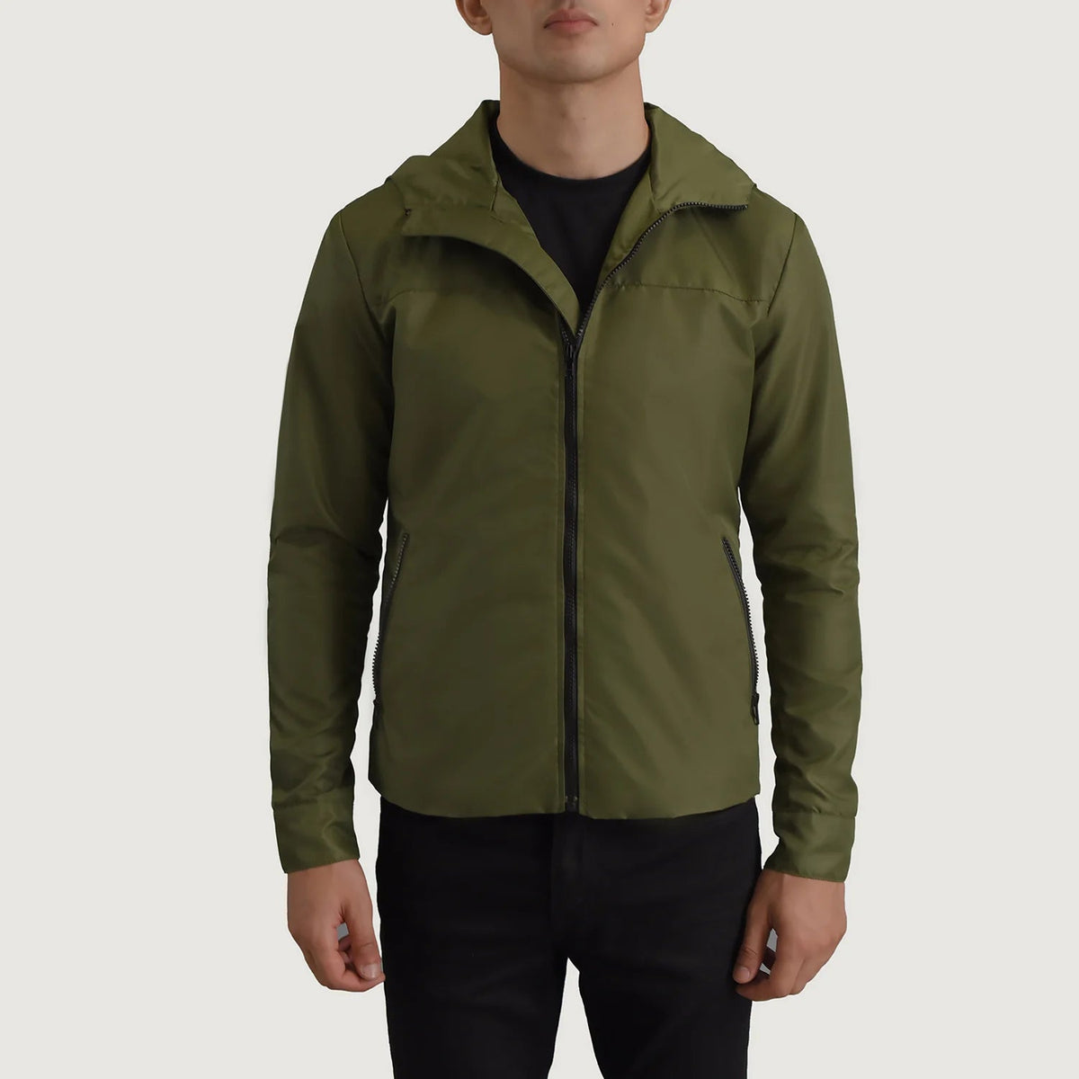 
Dettaglio ravvicinato of Classic Collar & Zipper With Inside Wind Flap. Hardware on Wesley Verde Hooded Windbreaker Giacca in Pelle da Uomo