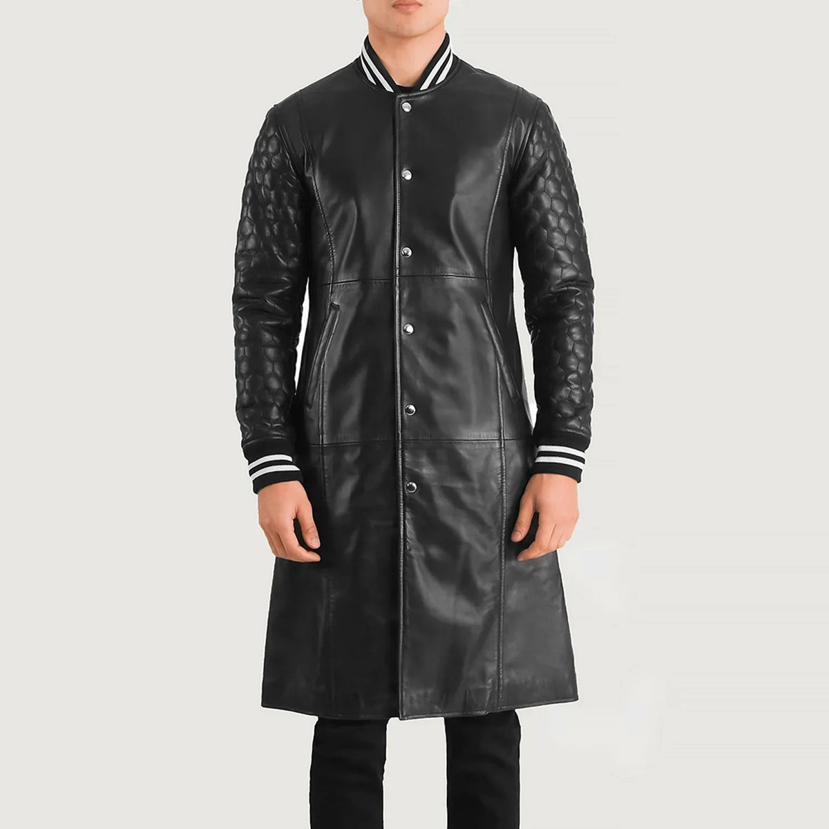Dettaglio ravvicinato of Varsity collar &amp; Snap Button button Hardware on Wilde Nero Leather Varsity Cappotto in Pelle da Uomo